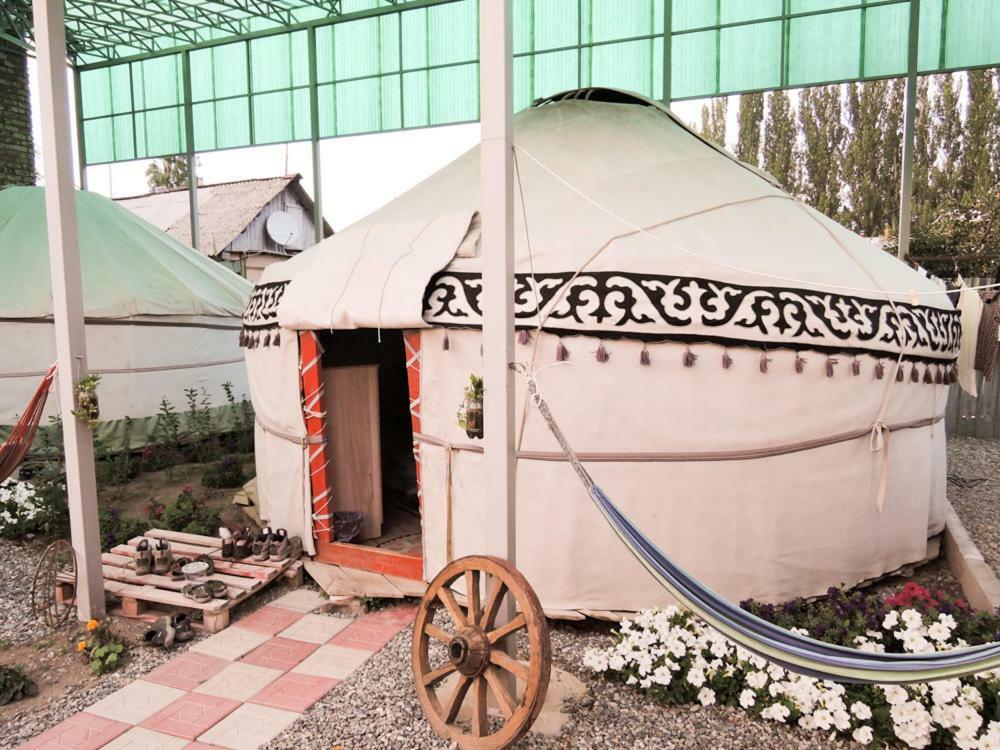 Duet Hostel & Hotel Karakol Exterior foto